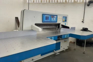 Máquina de corte para gráfica: por que investir? Conheça os benefícios!