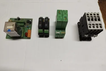 Relés: segurança e controle preciso para guilhotinas