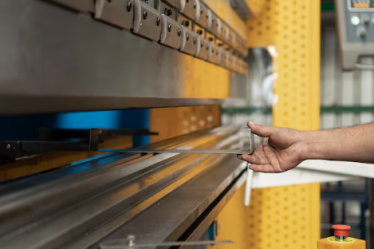 Por que escolher peças para guilhotinas de alta precisão é um investimento inteligente