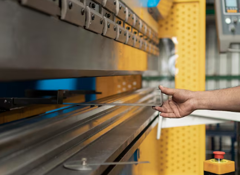 Por que escolher peças para guilhotinas de alta precisão é um investimento inteligente